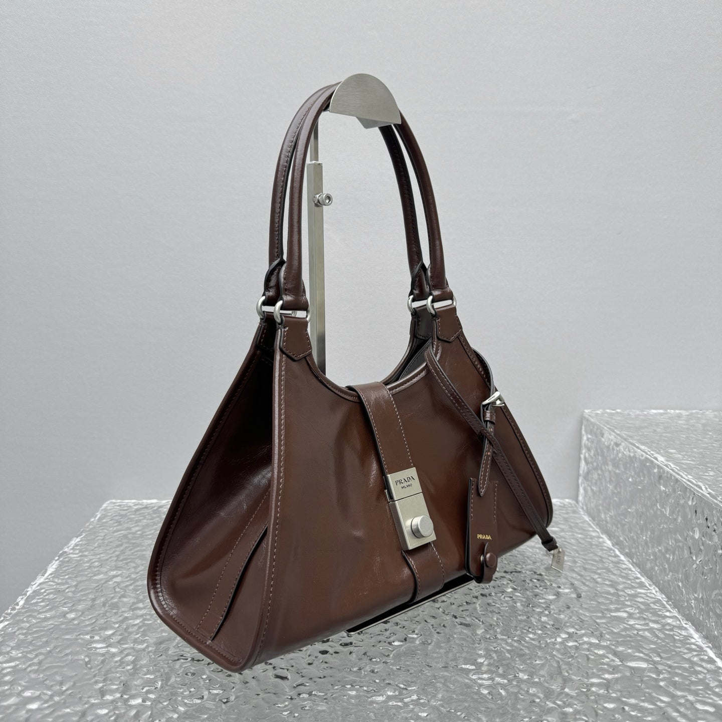 ＰＲＤＡ MEDIUM LEATHER TOTE BAG DARK BROWN