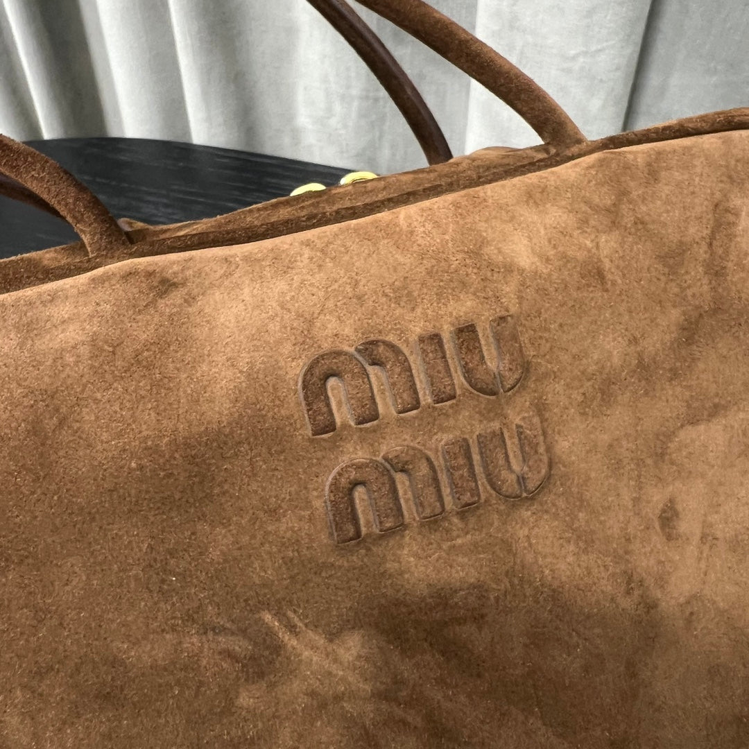 ＭＩ ＭＵ TOTE BAG IN BROWN