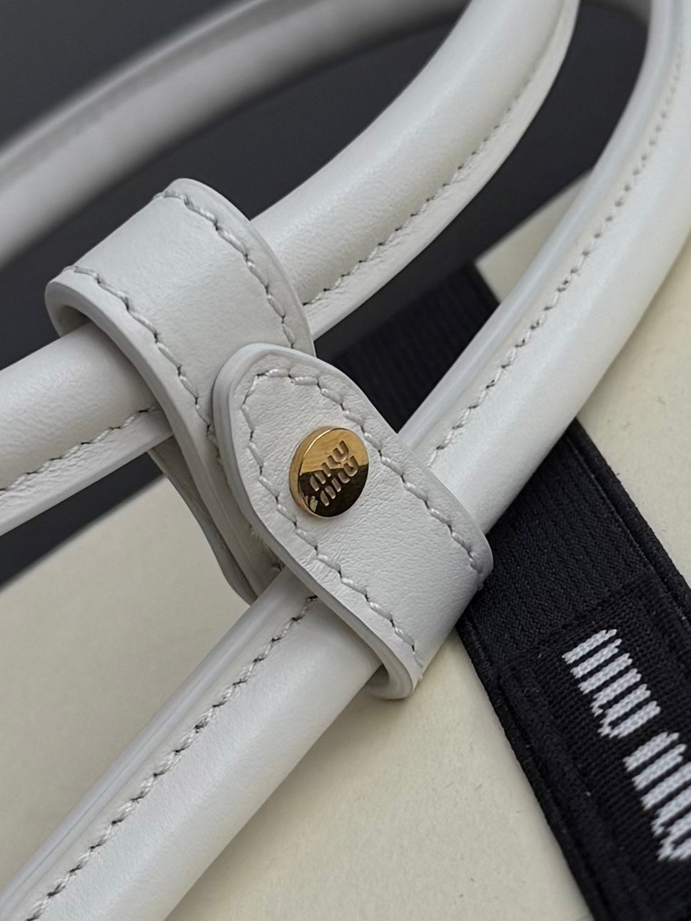 ＭＩ ＭＵ WANDER MATELASSÉ LEATHER HOBO BAG