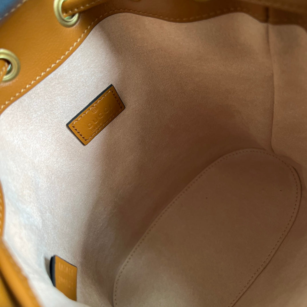 ＧＣＣＩDIANA MINI BUCKET BAG COGNAC