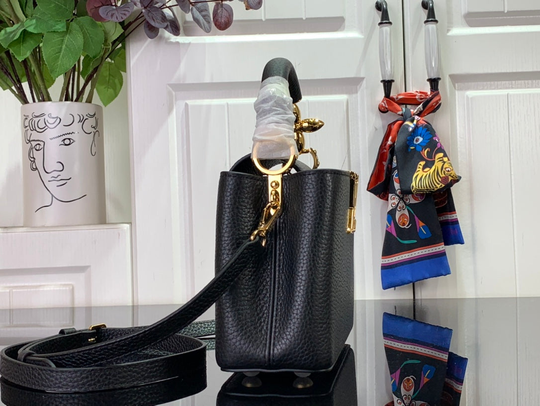 ＬＳ ＶＴＴＯＮ CAPUCINES BB MINI BLACK/UMBER/CREME