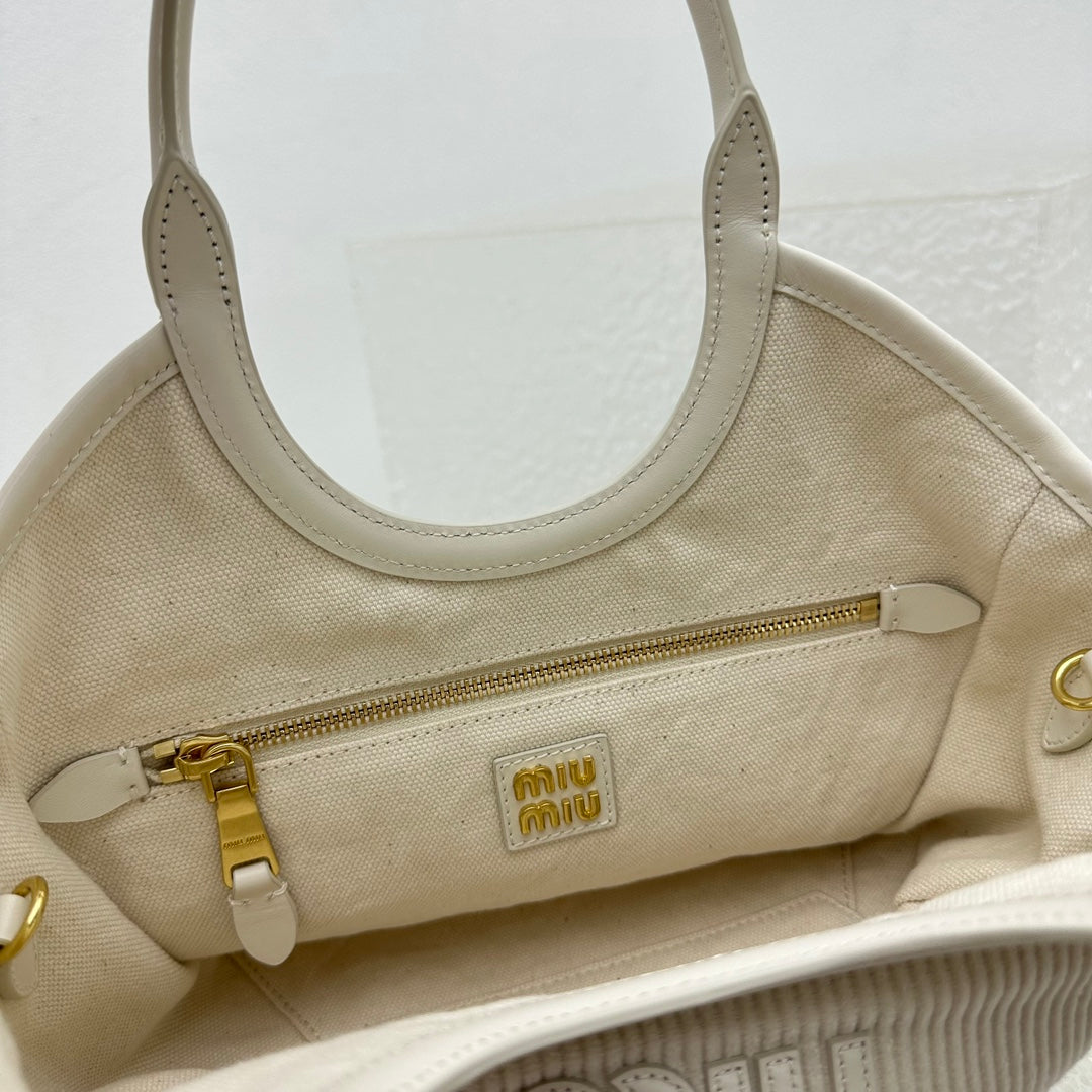ＭＩ ＭＵ IVY CORDUROY HANDBAG CHALK