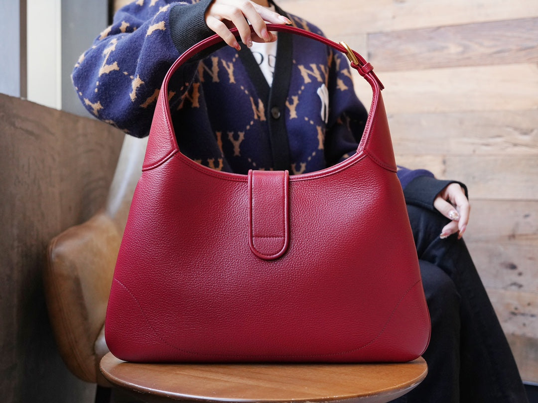 ＧＣＣＩAPHRODITE MEDIUM SHOULDER BAG RED