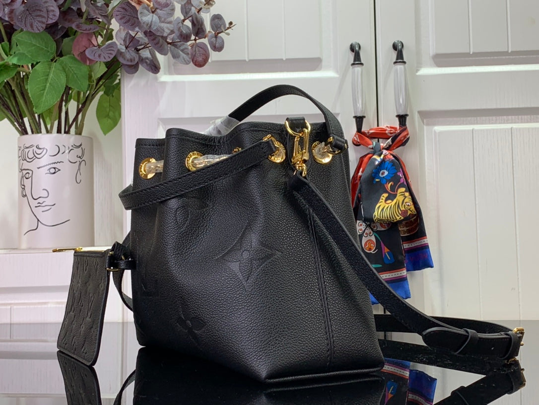 ＬＳ ＶＴＴＯＮ SUMMER BUNDLE BAG BLACK/BEIGE/UMBER