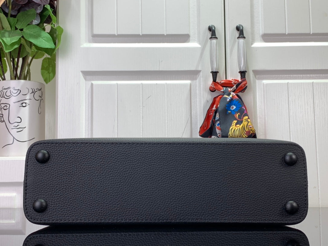 ＬＳ ＶＴＴＯＮ CAPUCINES EAST WEST PM