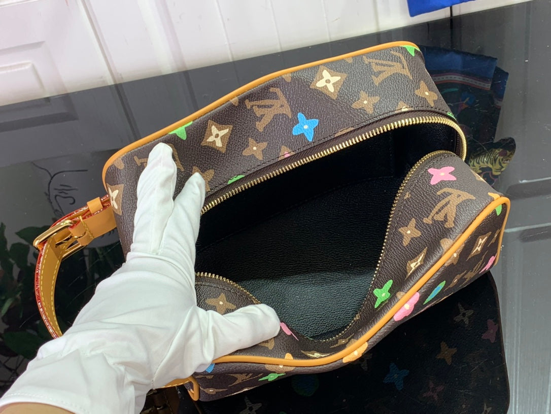 ＬＳ ＶＴＴＯＮ LOCKER DOPP KIT