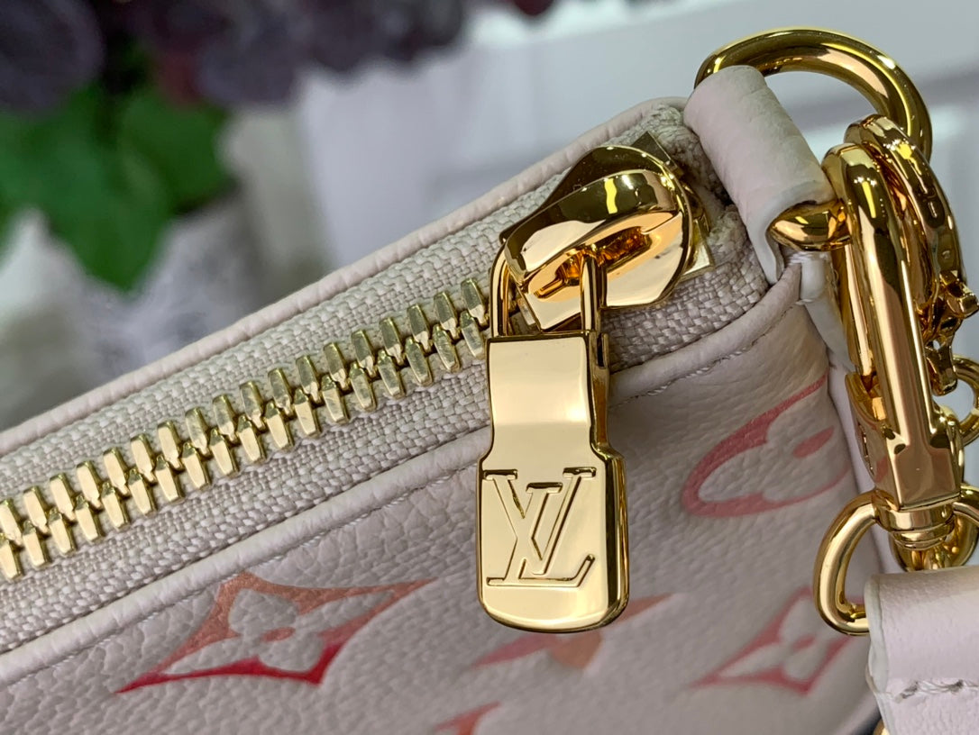 ＬＳ ＶＴＴＯＮ EASY POUCH ON STRAP