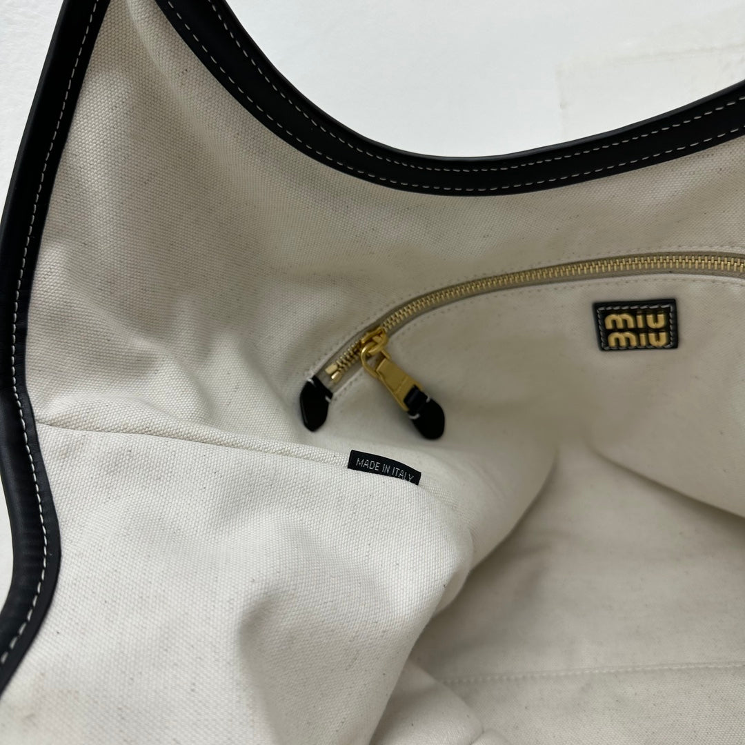 ＭＩ ＭＵ  IVY LEATHER BAG BLACK