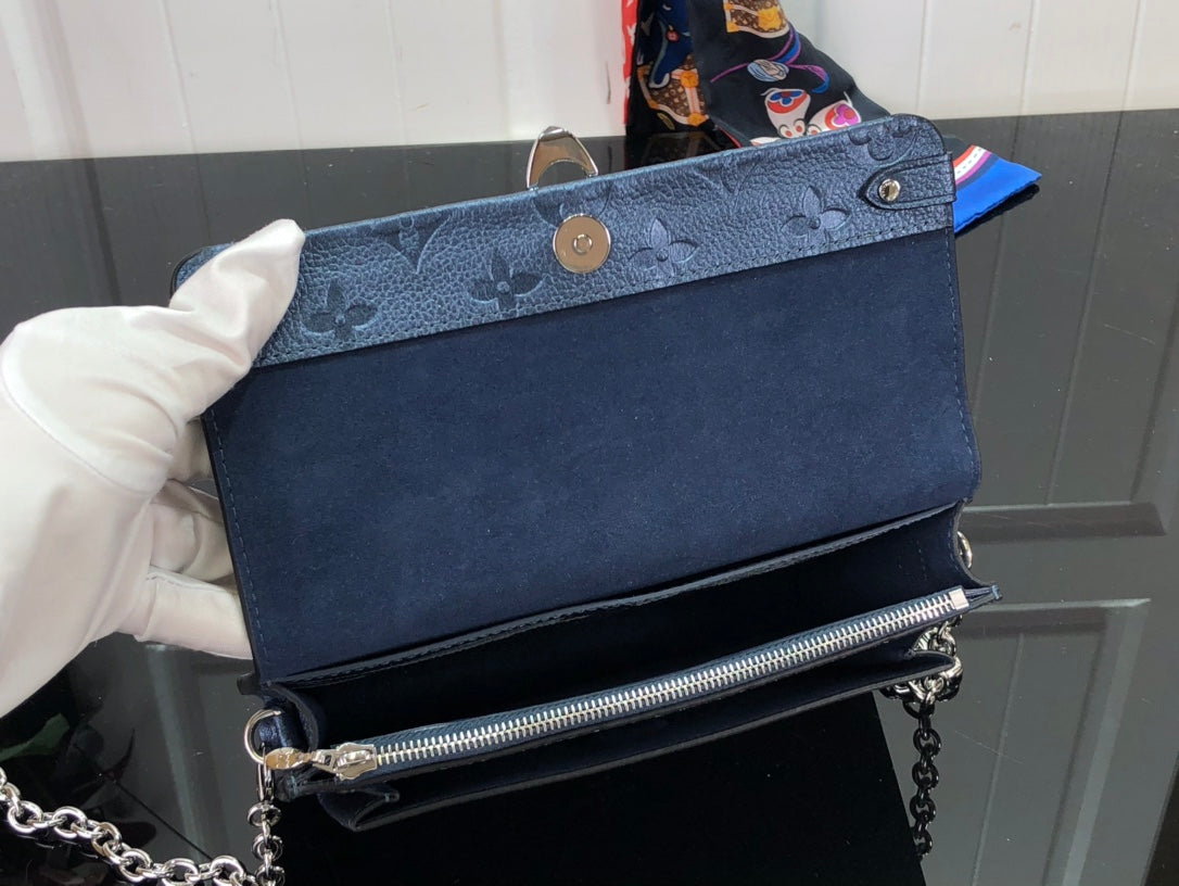 ＬＳ ＶＴＴＯＮ VAVIN CHAIN WALLET