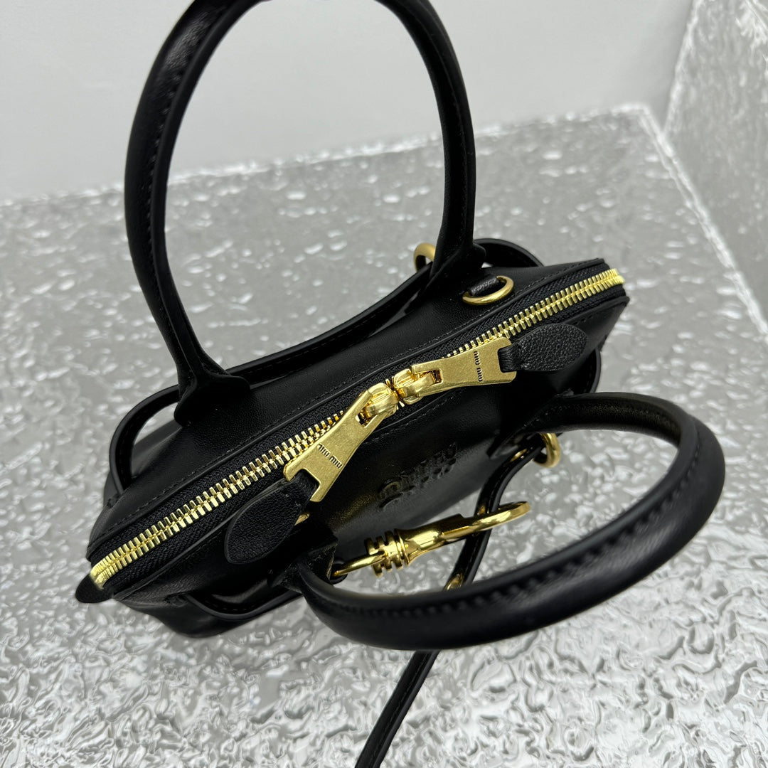 ＭＩ ＭＵ AVENTURE MINI NAPPA LEATHER BAG BLACK