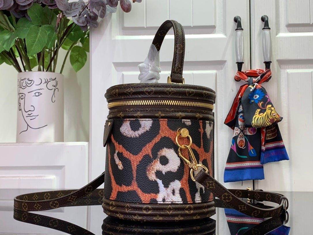 ＬＳ ＶＴＴＯＮ CANNES