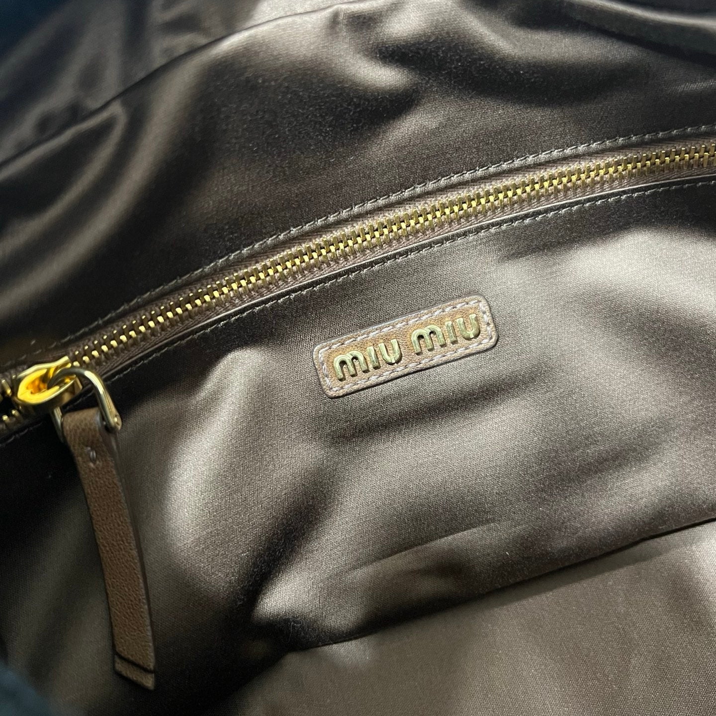 ＭＩ ＭＵ POCKET WASHED NAPPA LEATHER BAG OAK