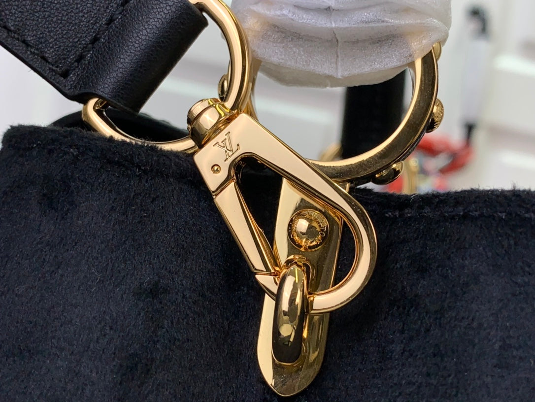 ＬＳ ＶＴＴＯＮ CAPUCINES BB