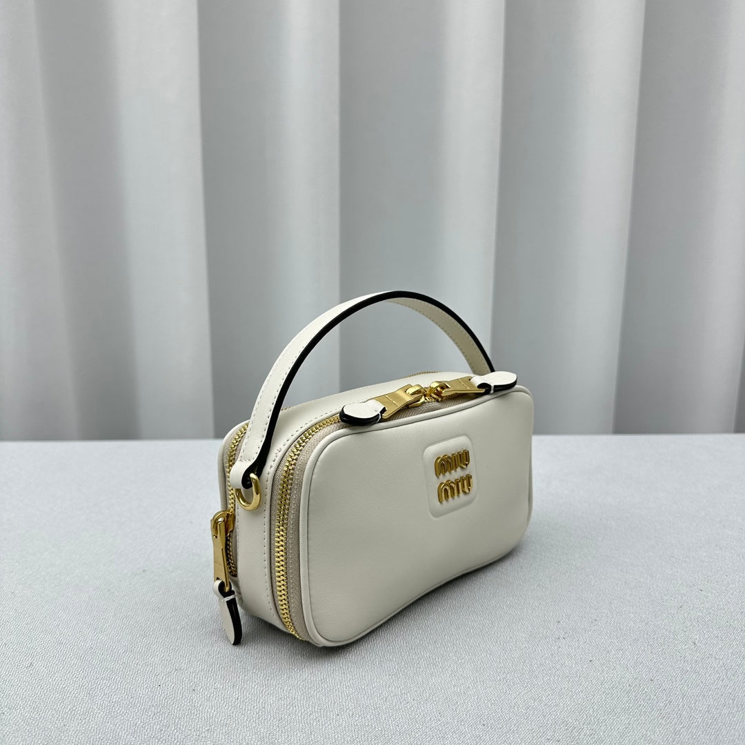 ＭＩ ＭＵ ARCADIE LEATHER BAG WHITE