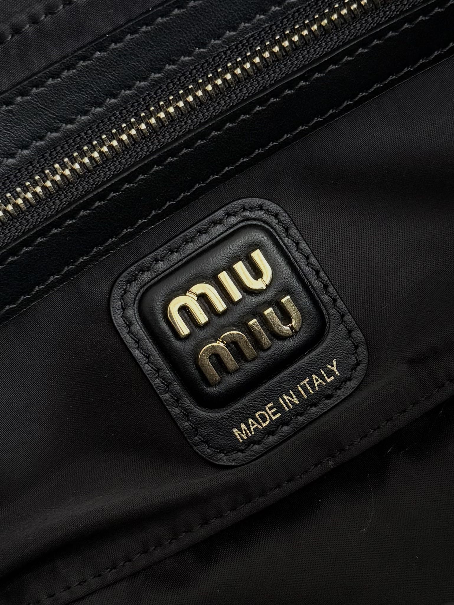 ＭＩ ＭＵ WANDER MATELASSÉ LEATHER HOBO BAG