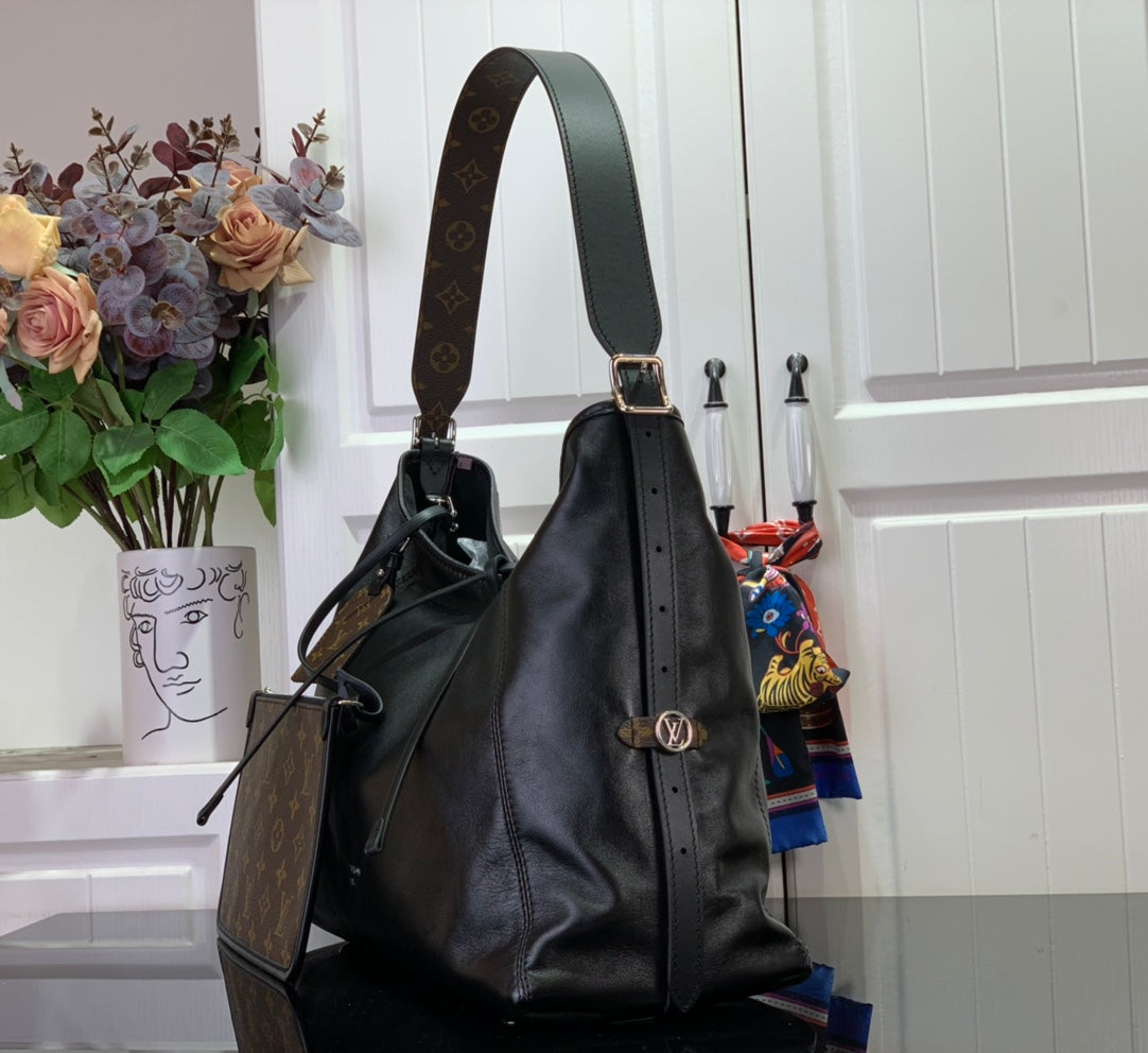 ＬＳ ＶＴＴＯＮ CARRYALL DARK MM