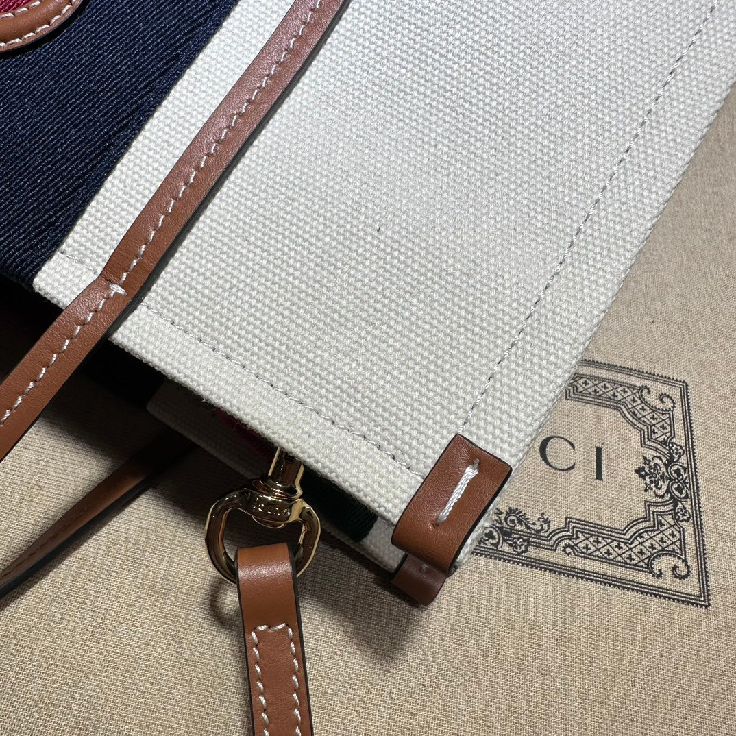 ＧＣＣＩIVORY CANVAS WEB INTERLOCKING G TOTE MEDIUM