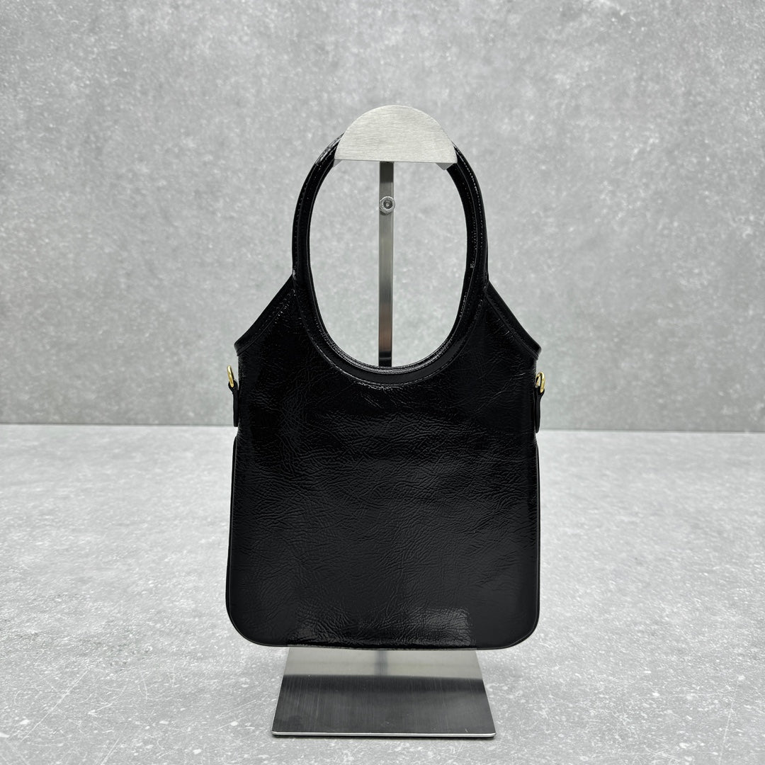 ＭＩ ＭＵ IVY NAPLAK PATENT LEATHER BAG BLACK