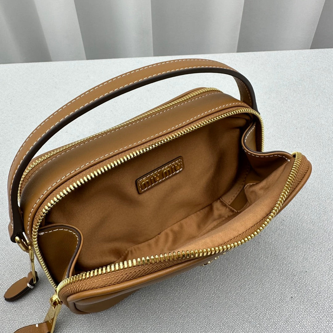 ＭＩ ＭＵ ARCADIE LEATHER BAG OAK