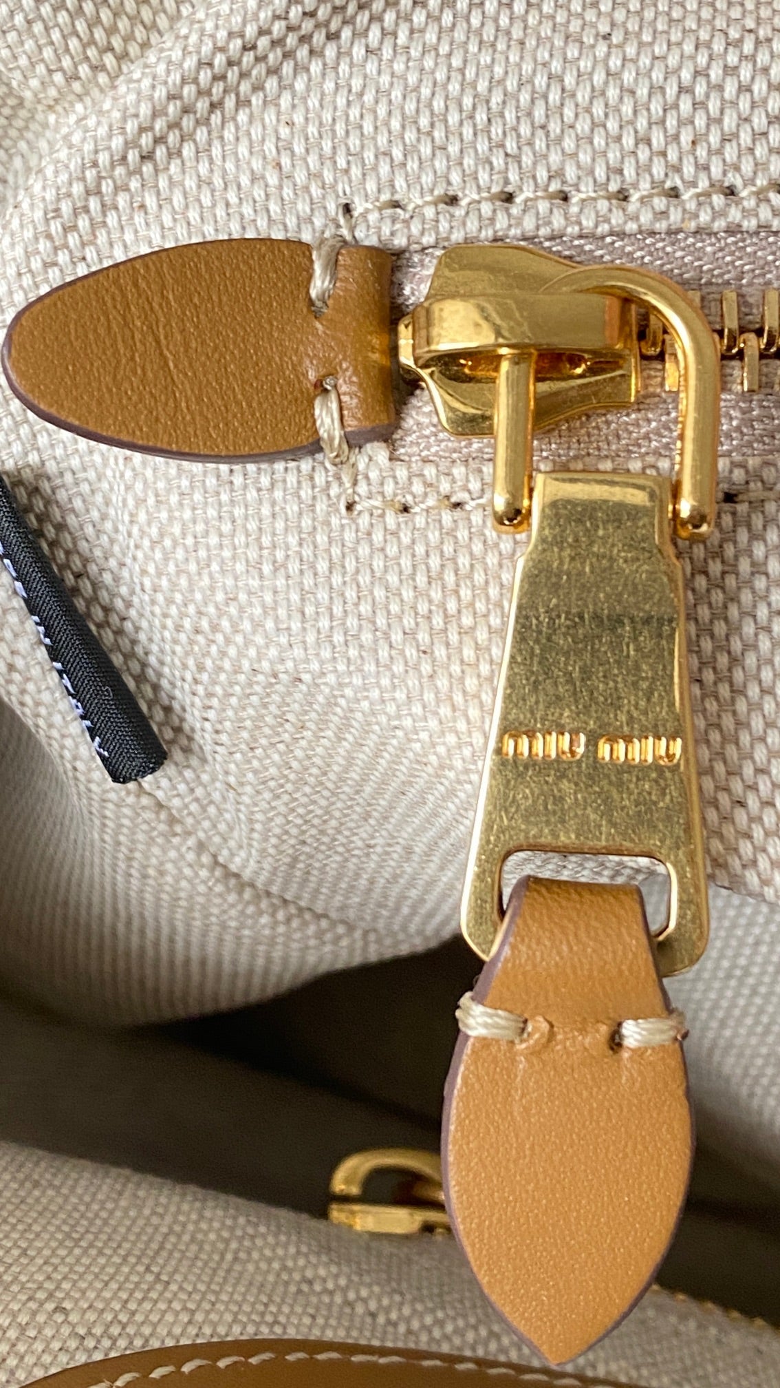 ＭＩ ＭＵ IVY LEATHER BAG COGNAC