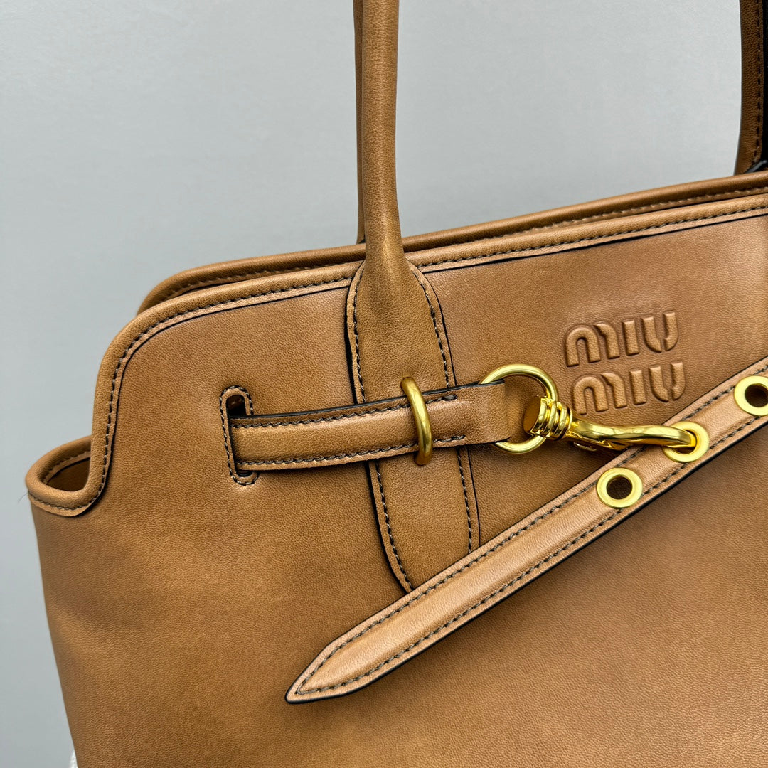ＭＩ ＭＵ AVENTURE LEATHER TOTE BAG BRONZE
