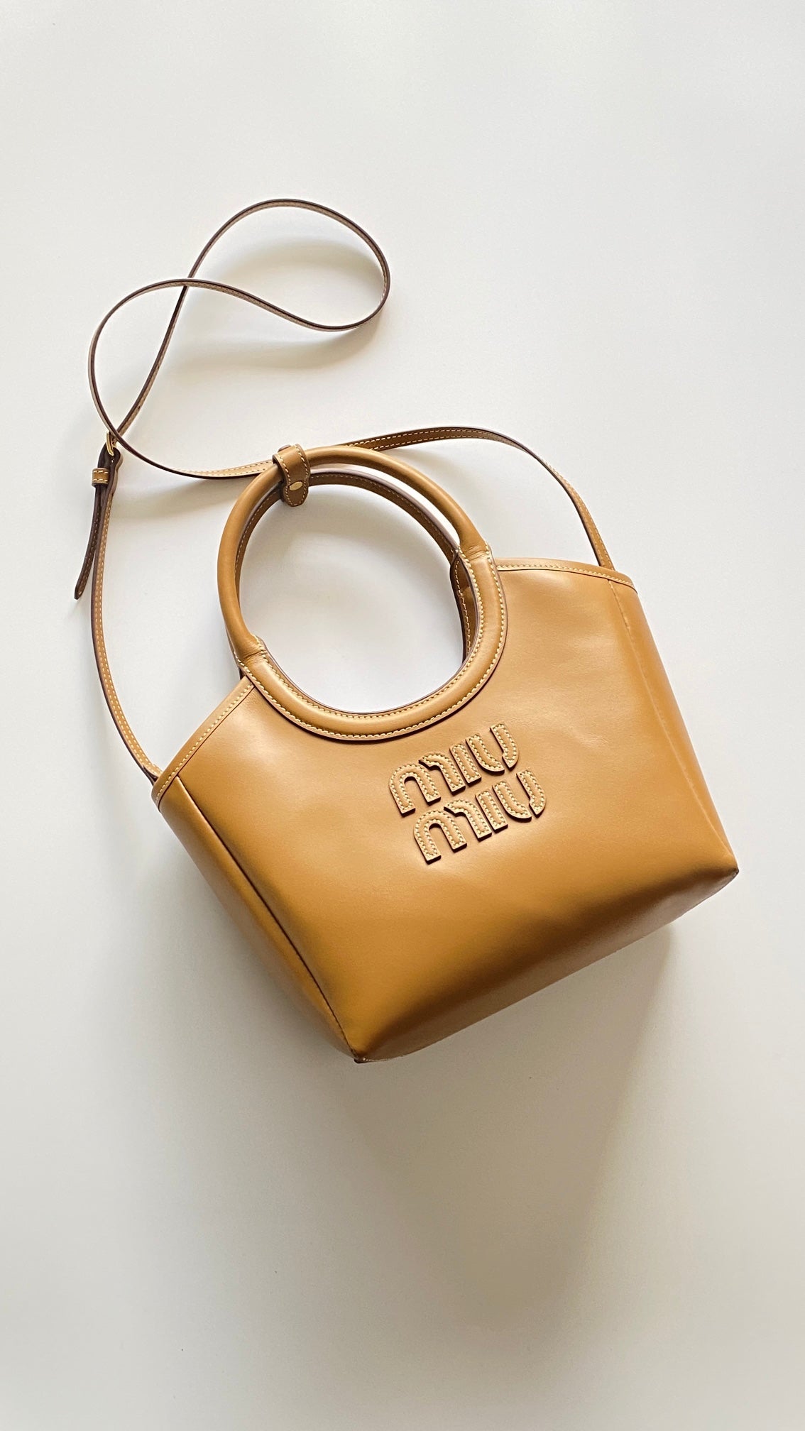 ＭＩ ＭＵ IVY LEATHER BAG COGNAC