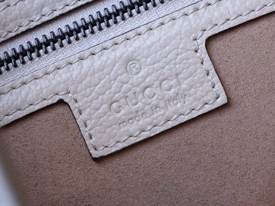 ＧＣＣＩAPHRODITE MEDIUM SHOULDER BAG WHITE