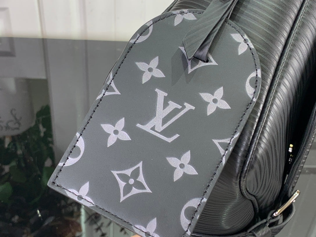 ＬＳ ＶＴＴＯＮ MONTSOURIS MESSENGER BLACK