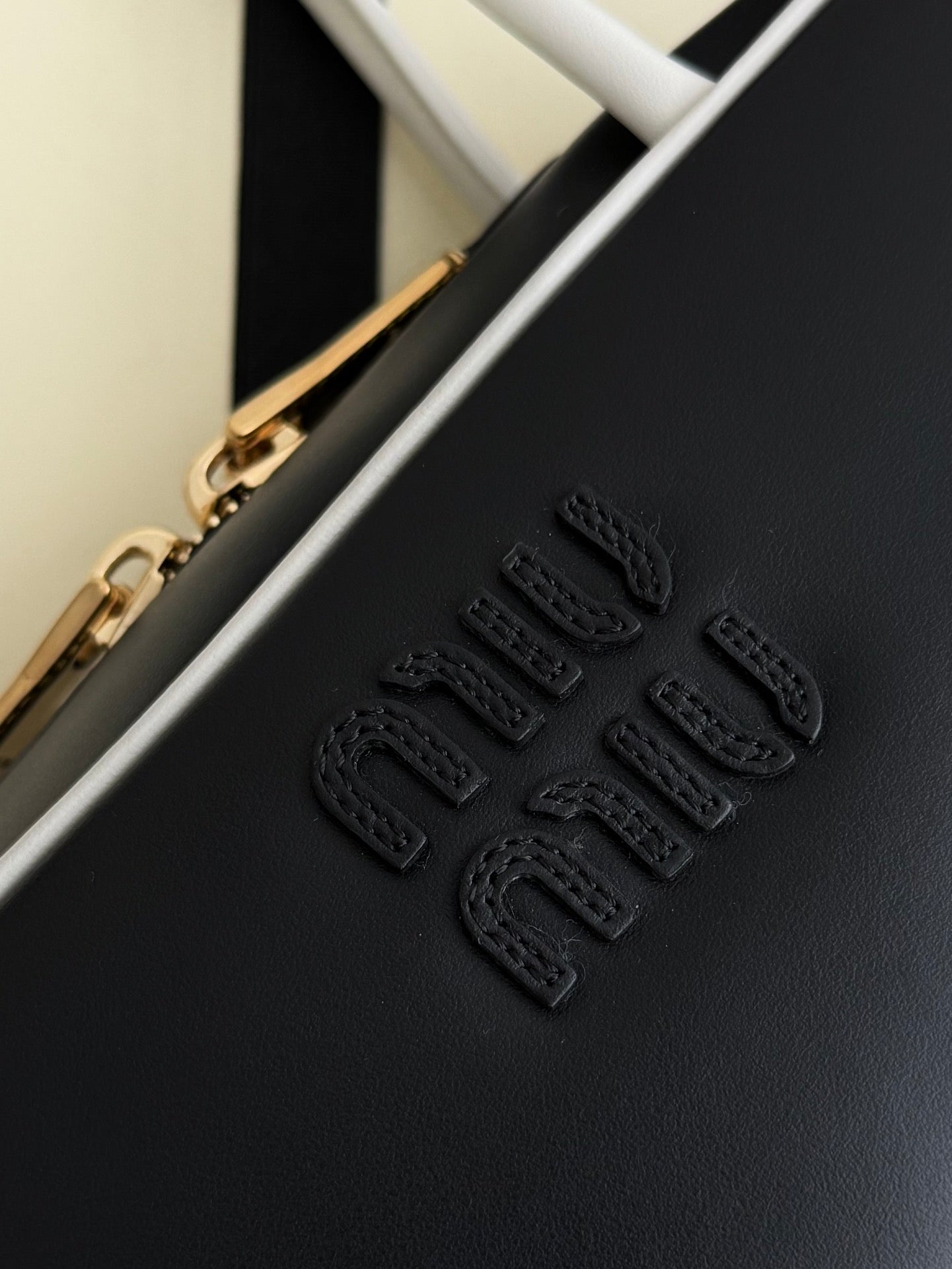 ＭＩ ＭＵ WANDER MATELASSÉ LEATHER HOBO BAG