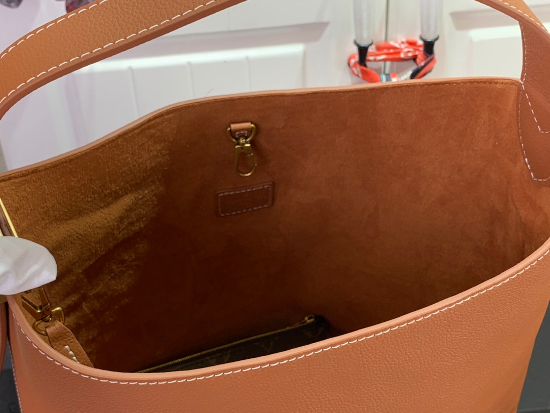 ＬＳ ＶＴＴＯＮ LOW KEY HOBO MM BLACK/BROWN