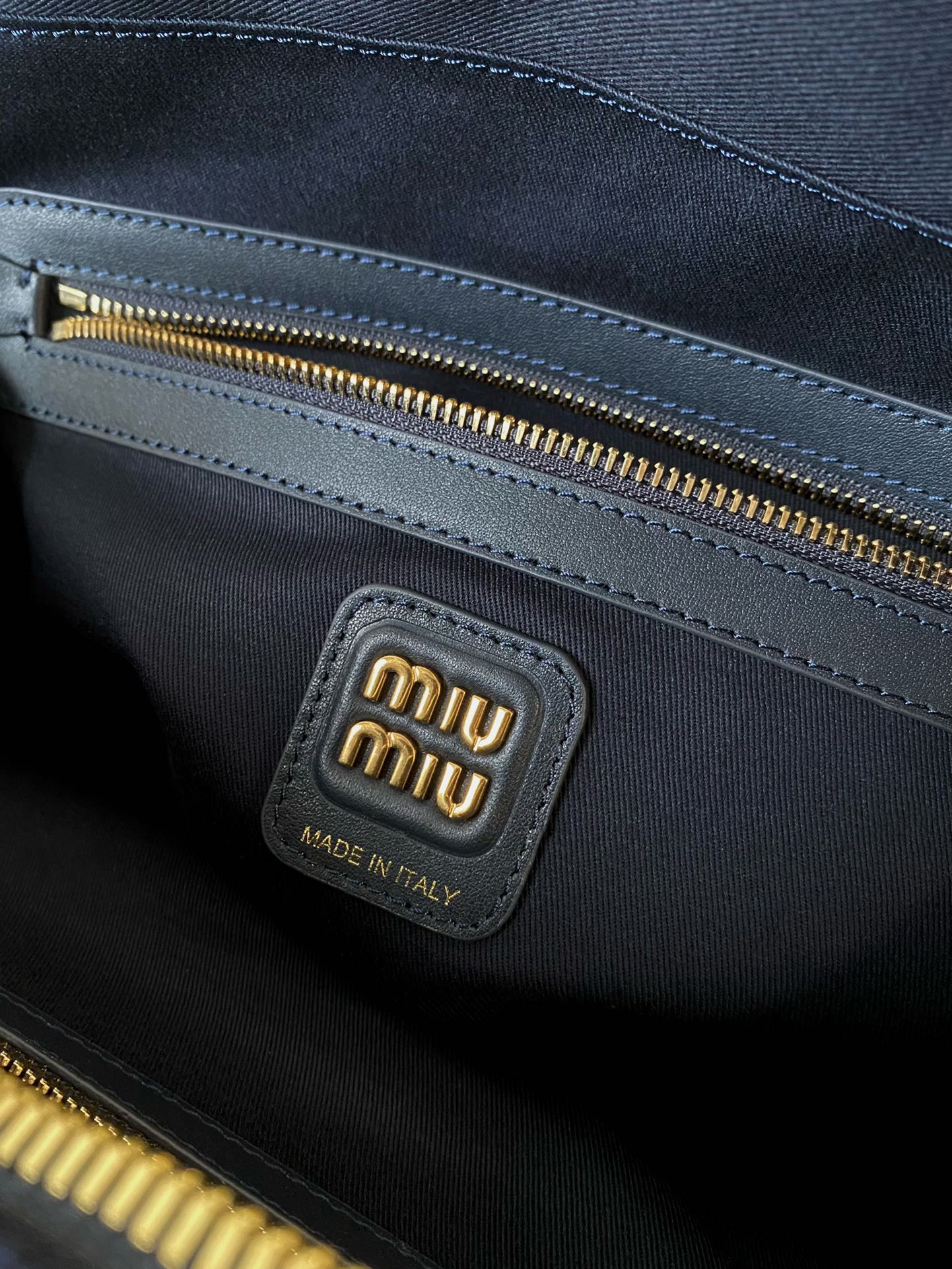 ＭＩ ＭＵ BEAU CORDUROY TOP-HANDLE BAG NAVY
