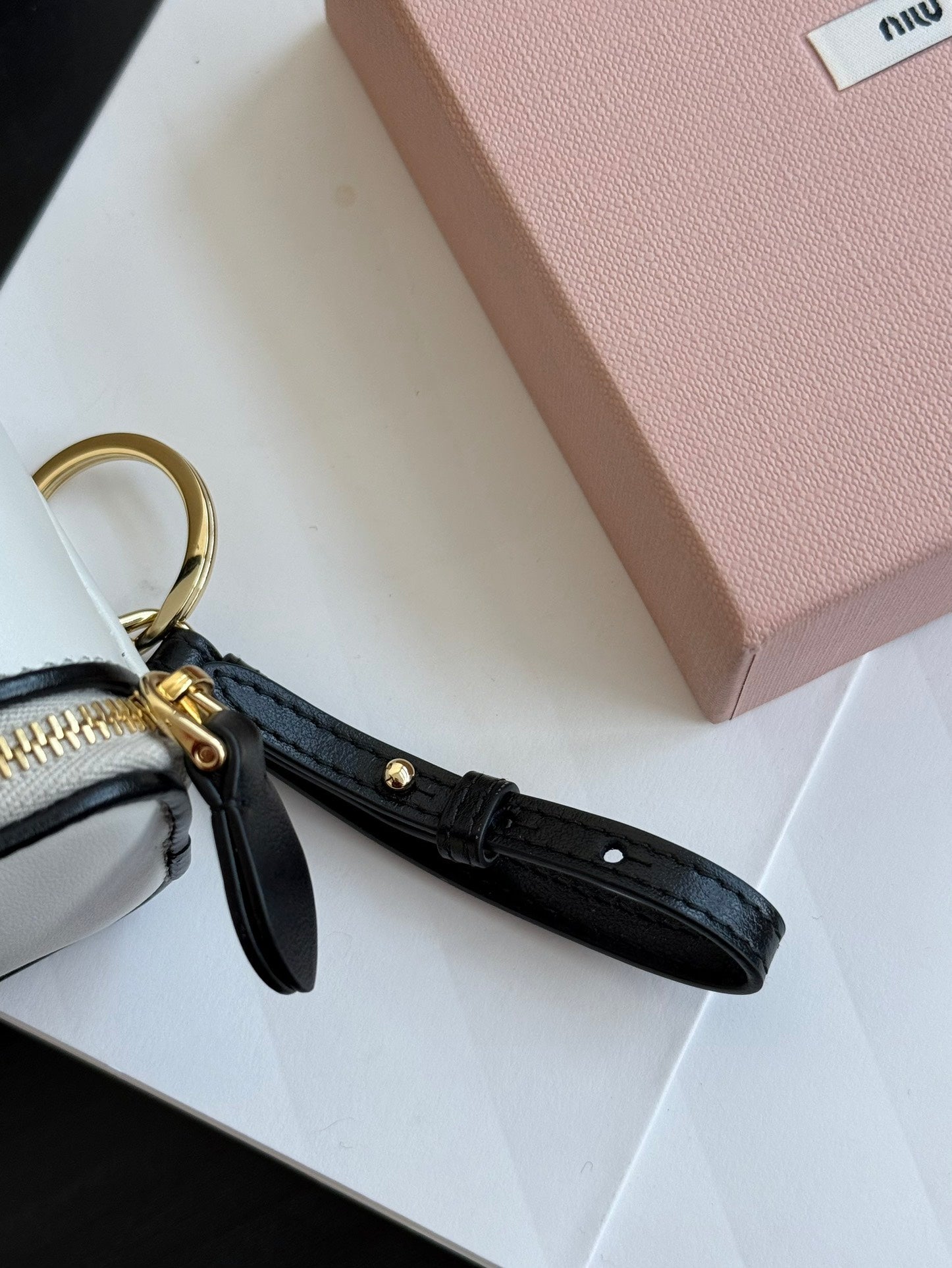 ＭＩ ＭＵ TRICK KEYRING WHITE