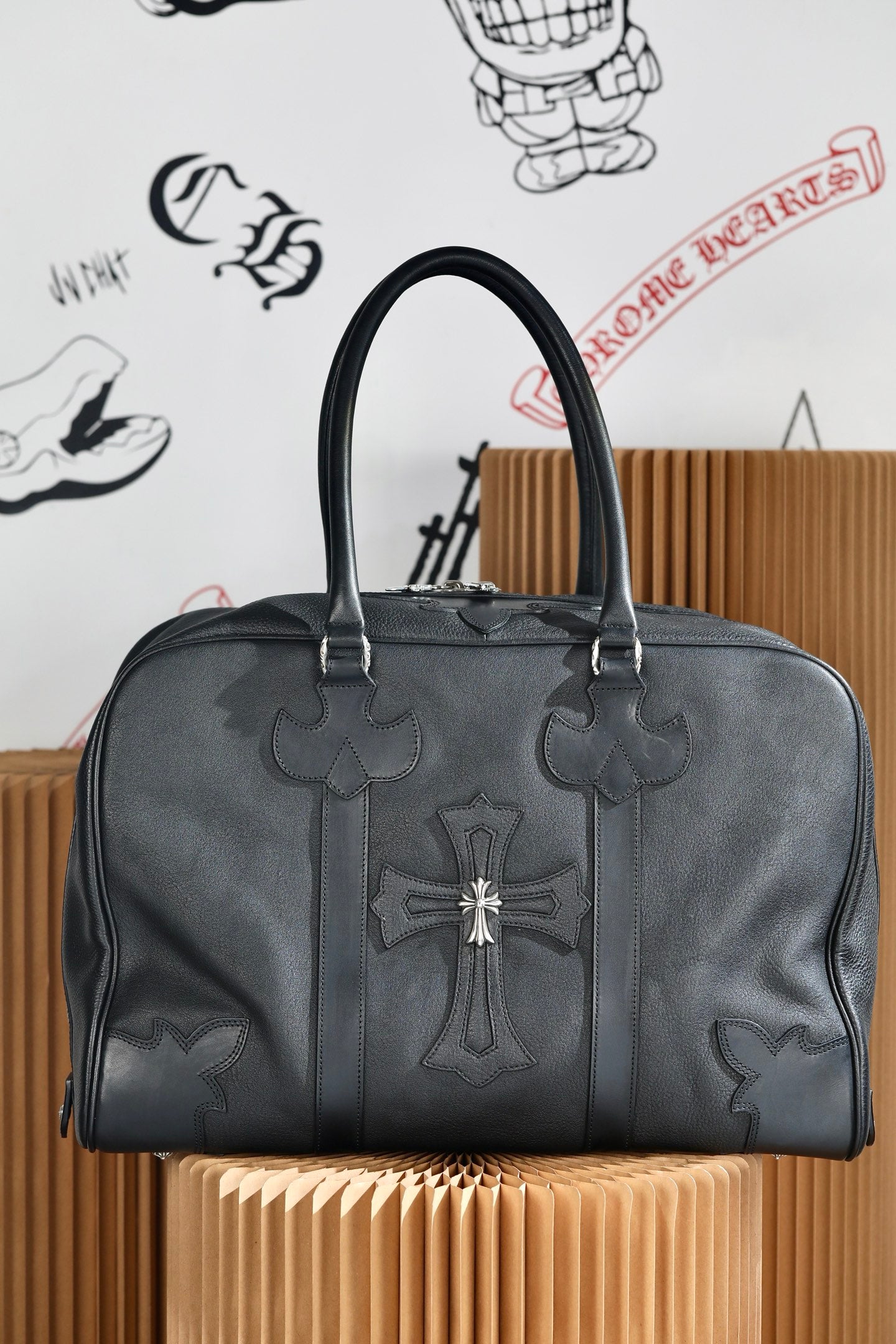 ＣＨＲＭ ＨＲＴＳ LEATHER FLEUR DUFFLE BAG BLACK