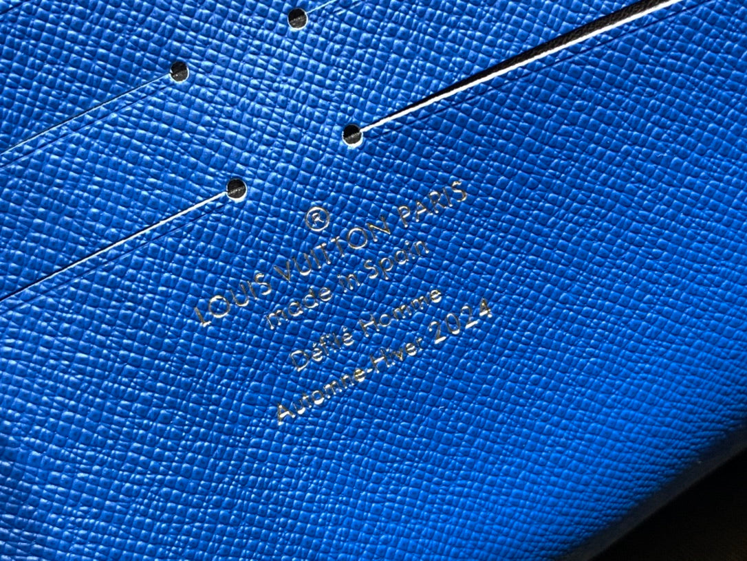 ＬＳ ＶＴＴＯＮ POCHETTE VOYAGE MM