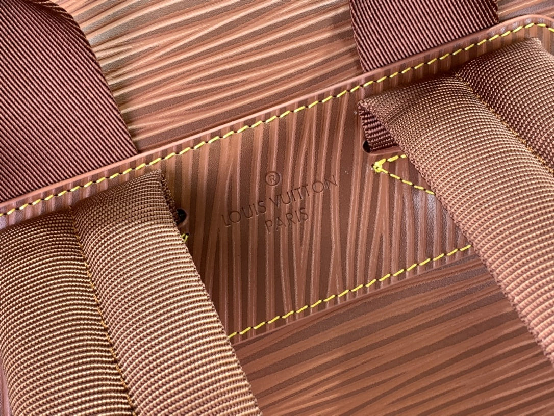 ＬＳ ＶＴＴＯＮ MONTSOURIS BACKPACK BROWN