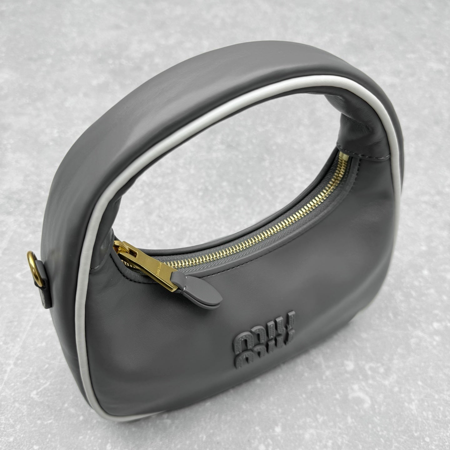 ＭＩ ＭＵ MATELASSÉ LEATHER CROSSBODY BAG GRAY