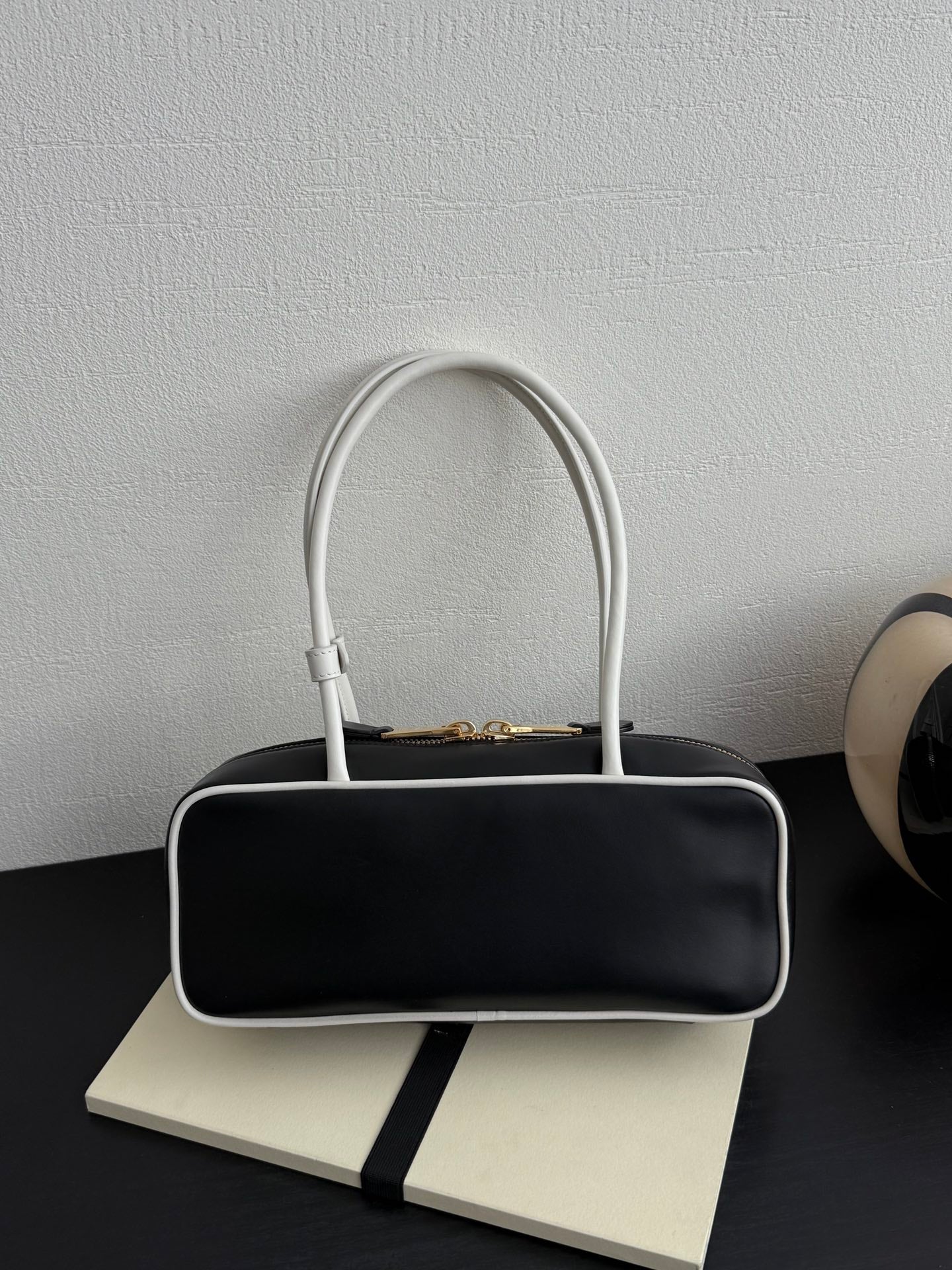 ＭＩ ＭＵ WANDER MATELASSÉ LEATHER HOBO BAG