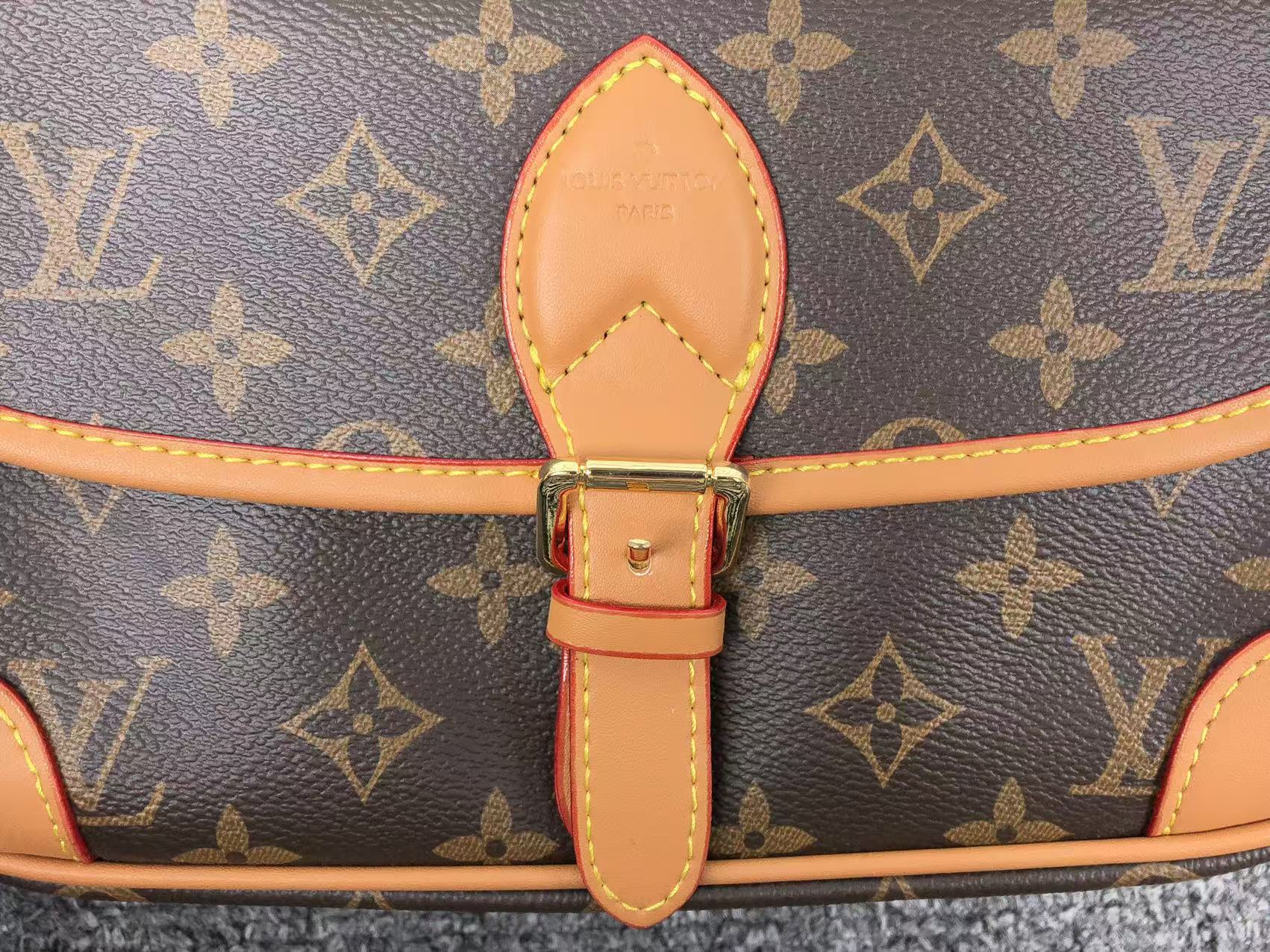 ＬＳ ＶＴＴＯＮ DIANE SATCHEL BAG BROWN