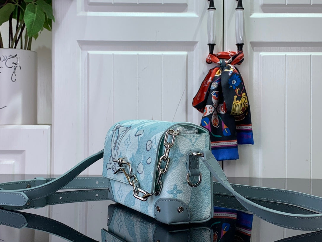 ＬＳ ＶＴＴＯＮ STEAMER WEARABLE WALLET