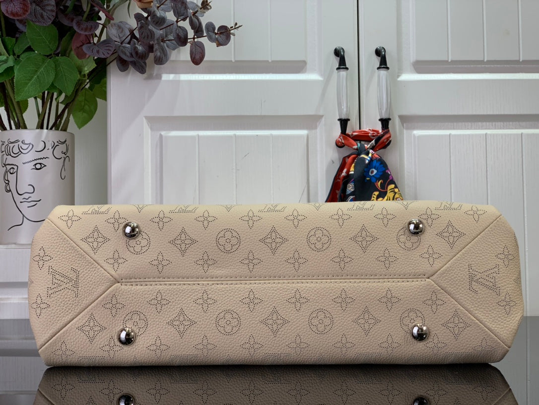 ＬＳ ＶＴＴＯＮ MAHINA HAND IT ALL MM BLACK/BEIGE/CREME