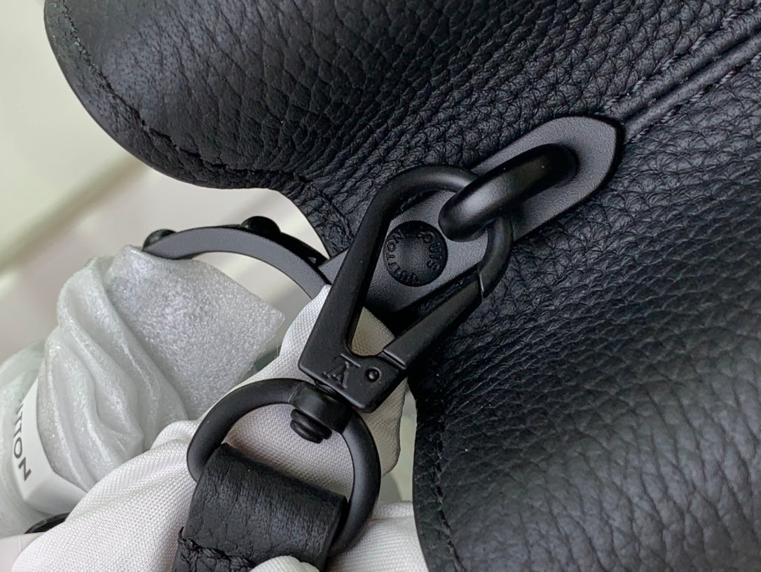 ＬＳ ＶＴＴＯＮ CAPUCINES EAST WEST BB