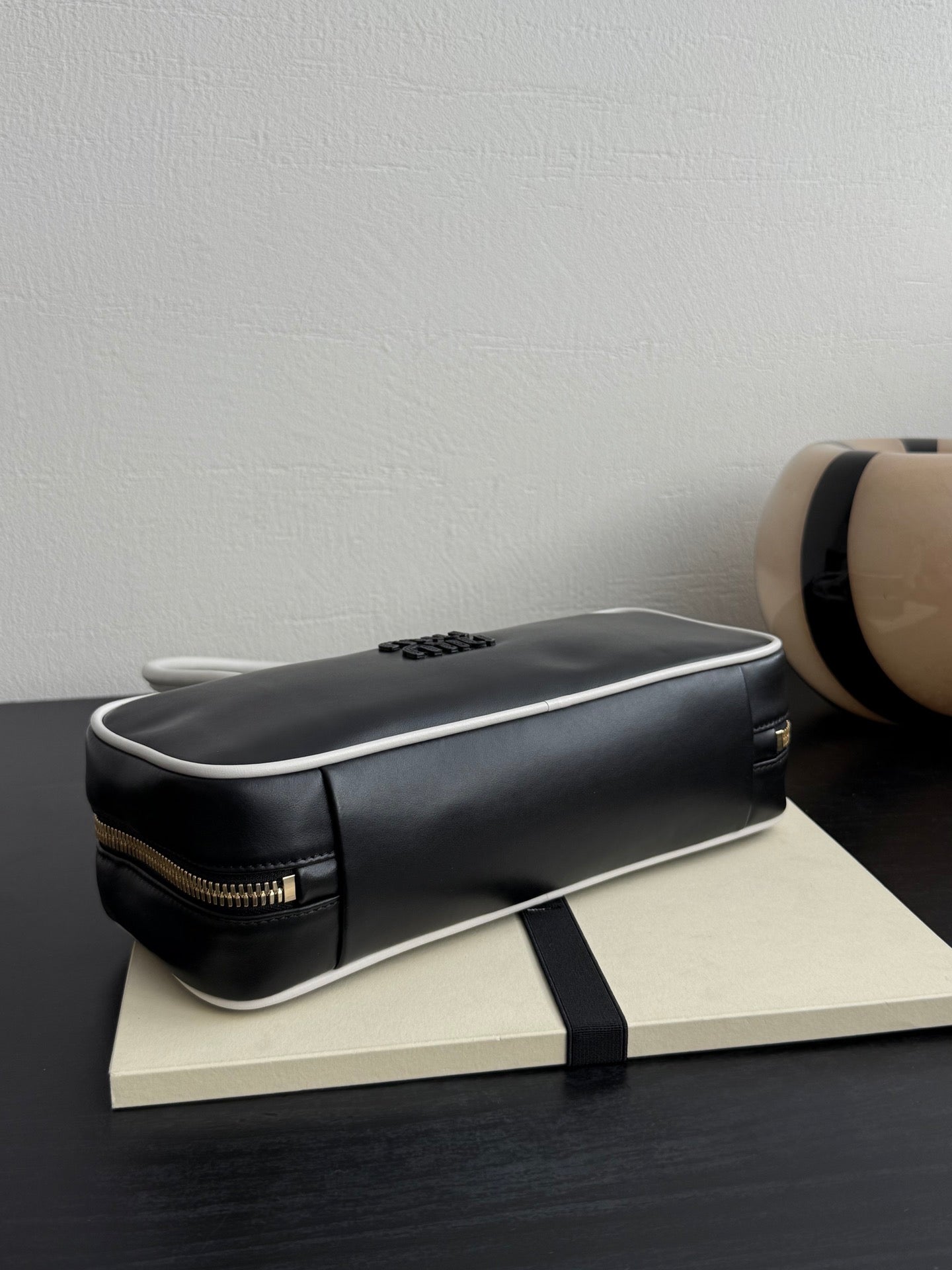 ＭＩ ＭＵ WANDER MATELASSÉ LEATHER HOBO BAG