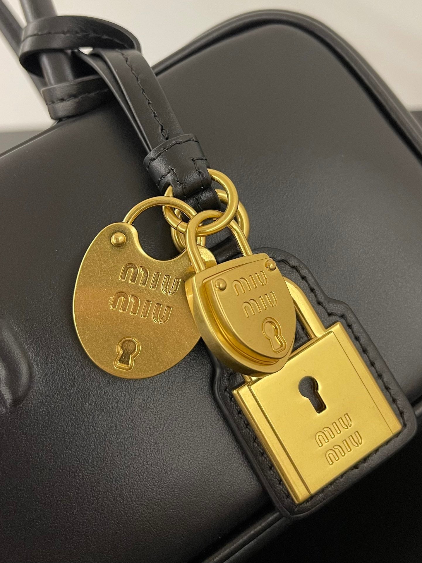 ＭＩ ＭＵ BEAU LEATHER BAG BLACK SMALL