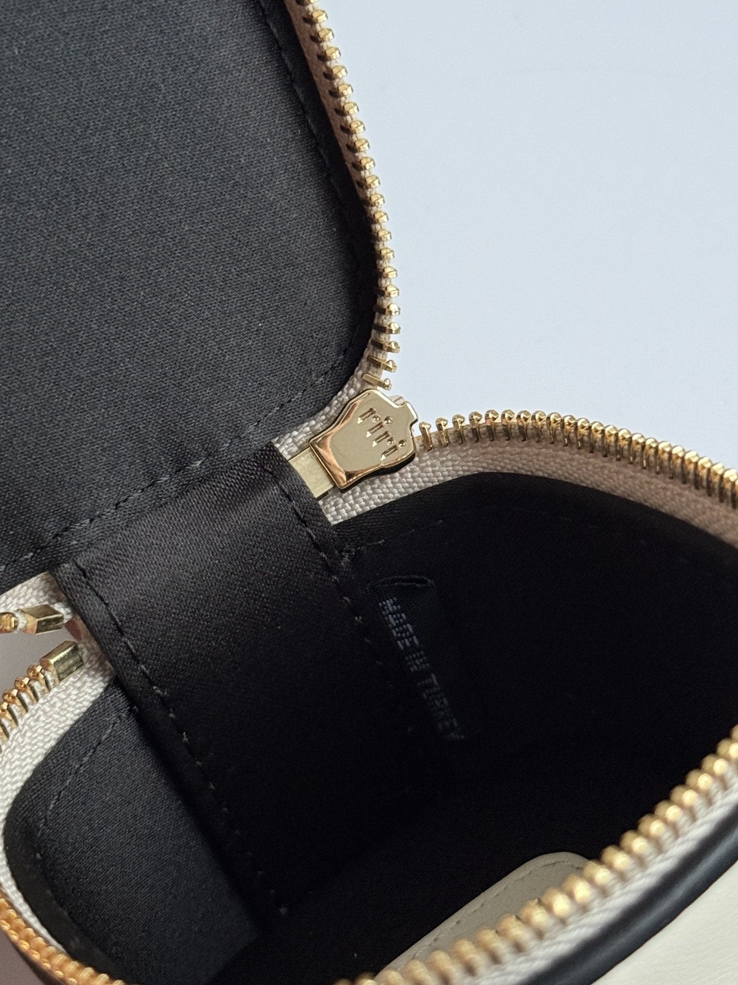 ＭＩ ＭＵ TRICK KEYRING WHITE