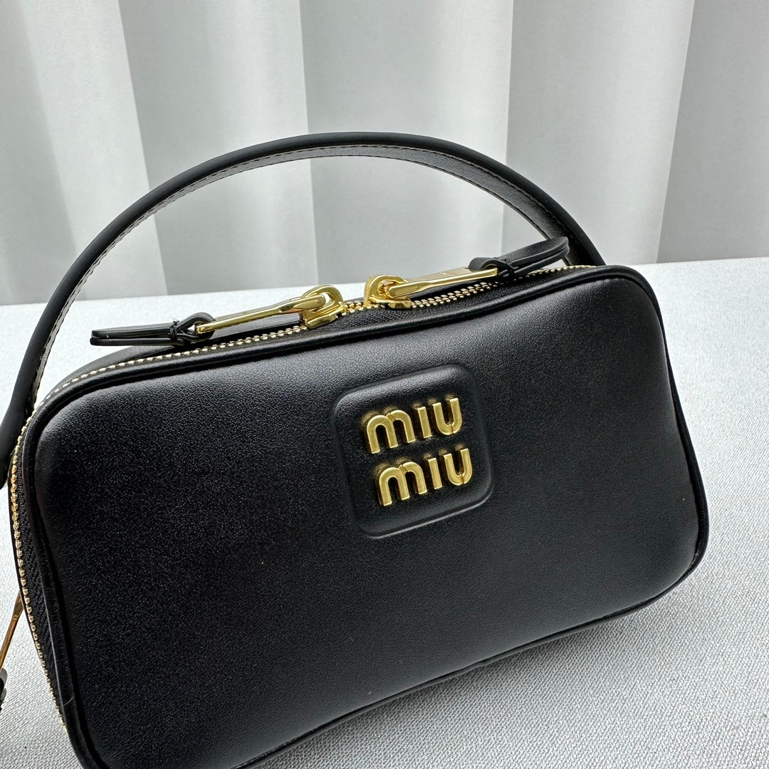 ＭＩ ＭＵ ARCADIE LEATHER BAG BLACK