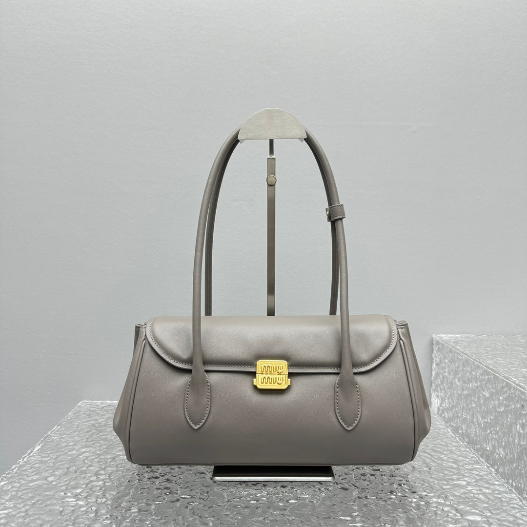 ＭＩ ＭＵ  LEATHER SHOULDER BAG CLAY GREY