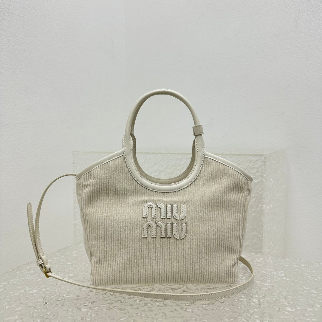 ＭＩ ＭＵ IVY CORDUROY HANDBAG CHALK