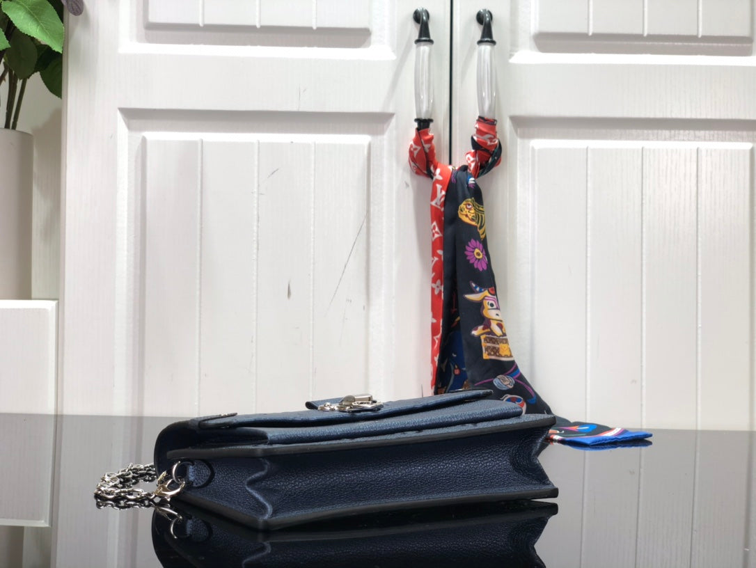 ＬＳ ＶＴＴＯＮ VAVIN CHAIN WALLET