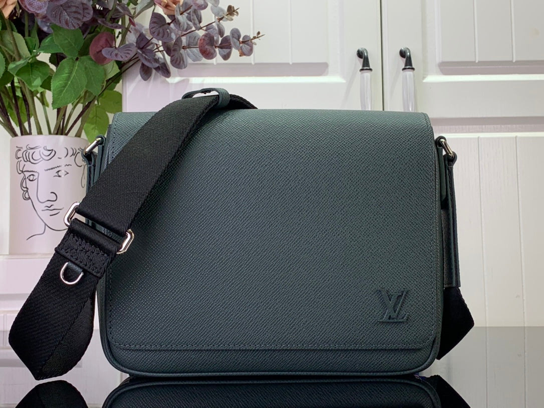 ＬＳ ＶＴＴＯＮ DISTRICT PM BAG