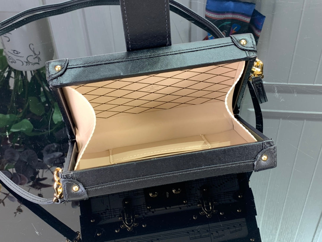 ＬＳ ＶＴＴＯＮ PETITE MALLE